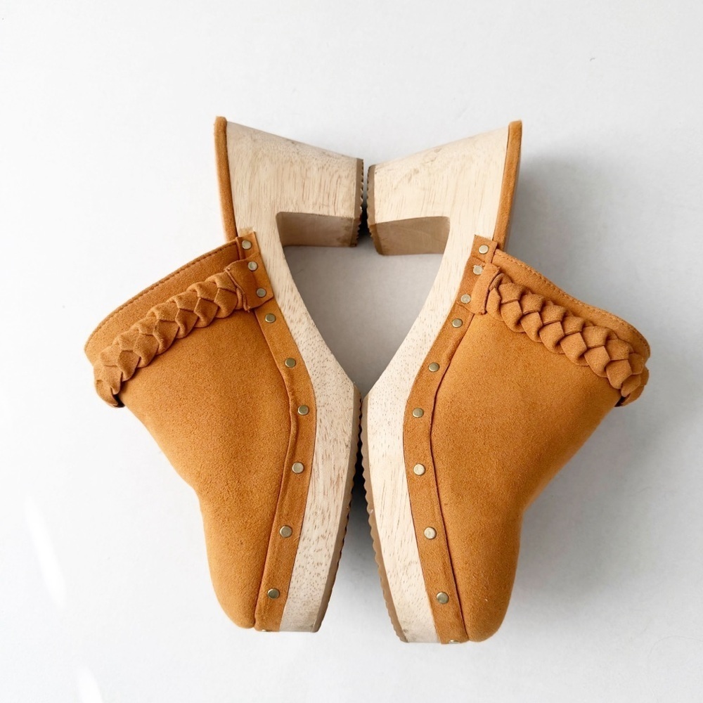 J. Crew Clogs In Tan Faux Suede Mules Slip On Size 9 camel color